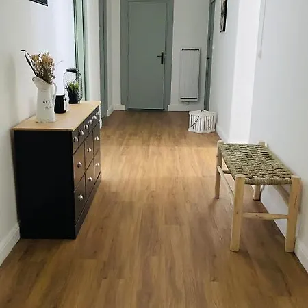 Maison De Village 15 Personnes بيت للعطل Pradelles