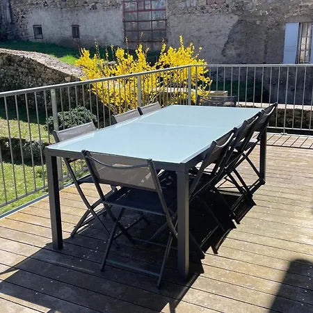 Maison De Village 15 Personnes بيت للعطل Pradelles