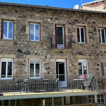 Maison De Village 15 Personnes Pradelles